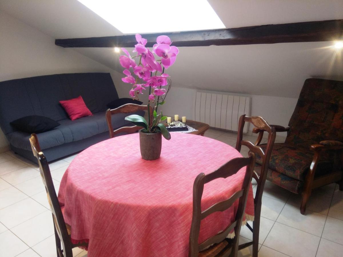 Appartement En Location Touristique Pour 4 Personnes Docelles Екстер'єр фото